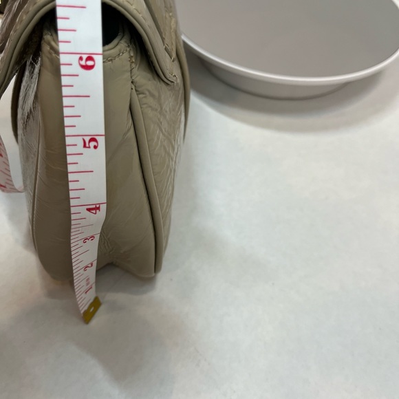 Charles David patent Leather Tan color Clutch/ Wristlet with DustBag! - Picture 14 of 16